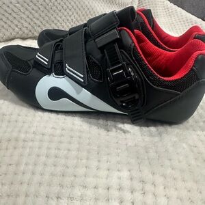 Peloton Cycling Shoes  size EU 40 men’s 7/ Women’s 9